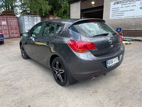 Opel Astra vaihtoauto