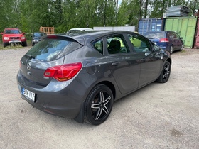 Opel Astra vaihtoauto