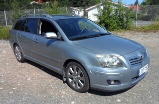 Toyota Avensis vaihtoauto