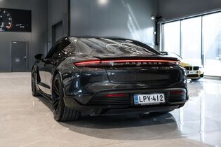 Porsche Taycan vaihtoauto