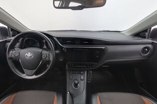 Toyota Auris vaihtoauto