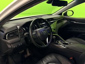 Toyota Camry vaihtoauto