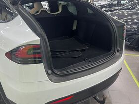 Tesla Model X vaihtoauto