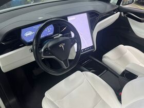 Tesla Model X vaihtoauto