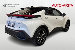 Toyota C-HR vaihtoauto