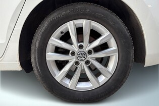 Volkswagen Touran vaihtoauto