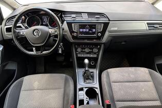 Volkswagen Touran vaihtoauto