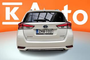 Toyota Auris vaihtoauto
