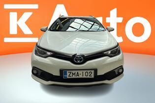 Toyota Auris vaihtoauto