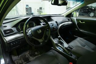Honda Accord vaihtoauto