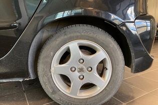 Peugeot 206 + vaihtoauto