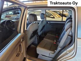 Volkswagen Touran vaihtoauto