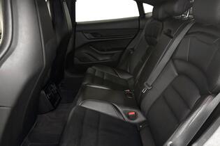 Porsche Taycan vaihtoauto