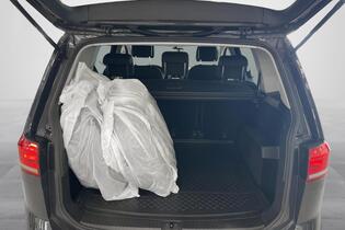 Volkswagen Touran vaihtoauto