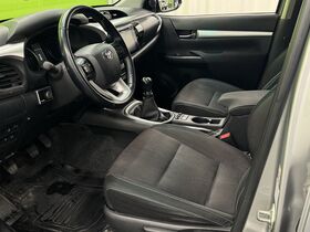 Toyota Hilux vaihtoauto