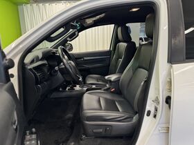 Toyota Hilux vaihtoauto