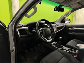 Toyota Hilux vaihtoauto