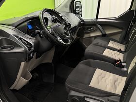 Ford Tourneo Custom vaihtoauto