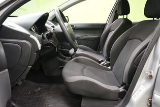 Peugeot 206 + vaihtoauto