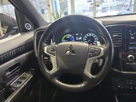 Mitsubishi Outlander PHEV vaihtoauto
