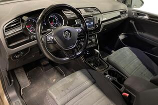 Volkswagen Touran vaihtoauto