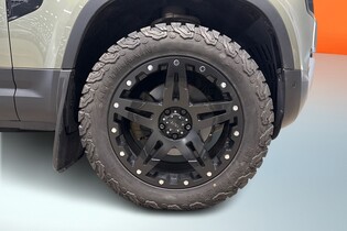 Land Rover Defender vaihtoauto
