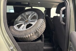 Land Rover Defender vaihtoauto