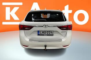 Toyota Avensis vaihtoauto