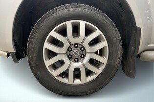 Nissan Pathfinder vaihtoauto