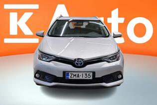 Toyota Auris vaihtoauto