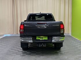 Toyota Hilux vaihtoauto