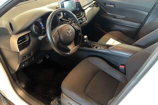 Toyota C-HR vaihtoauto