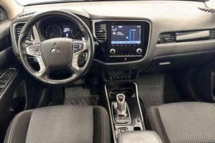 Mitsubishi Outlander PHEV vaihtoauto