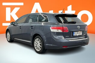 Toyota Avensis vaihtoauto