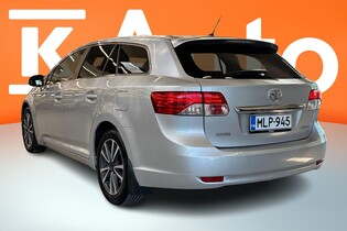 Toyota Avensis vaihtoauto