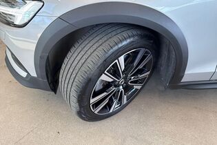 Volvo V60 Cross Country vaihtoauto