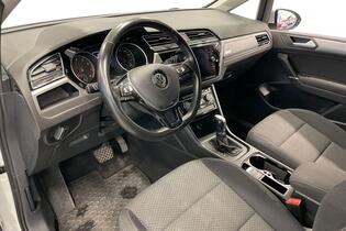 Volkswagen Touran vaihtoauto