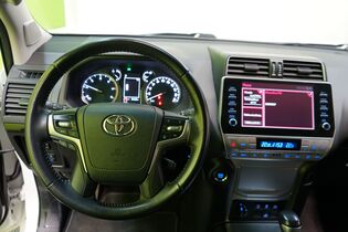 Toyota Land Cruiser vaihtoauto