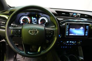 Toyota Hilux vaihtoauto