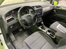 Volkswagen Touran vaihtoauto