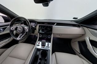 Jaguar F-PACE vaihtoauto
