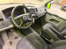 Volkswagen Caravelle vaihtoauto