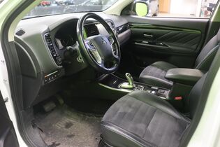 Mitsubishi Outlander PHEV vaihtoauto