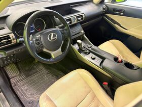 Lexus IS vaihtoauto