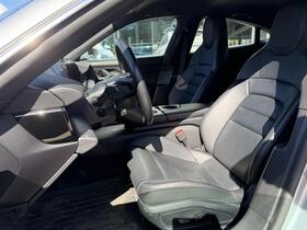 Porsche Taycan vaihtoauto