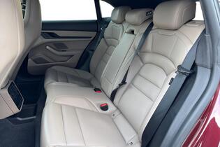 Porsche Taycan vaihtoauto