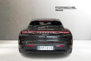 Porsche Taycan vaihtoauto