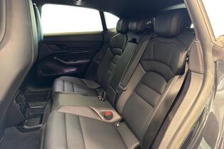 Porsche Taycan vaihtoauto