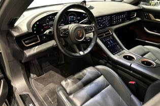 Porsche Taycan vaihtoauto