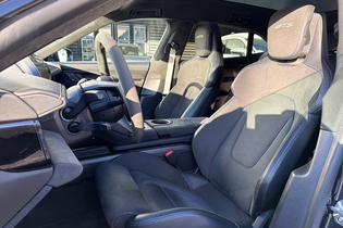 Porsche Taycan vaihtoauto